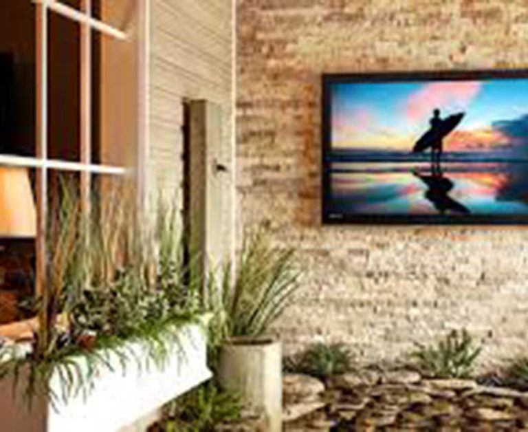 Best Outdoor TV Recommendations: Creating the Perfect Outdoor Viewing Experience